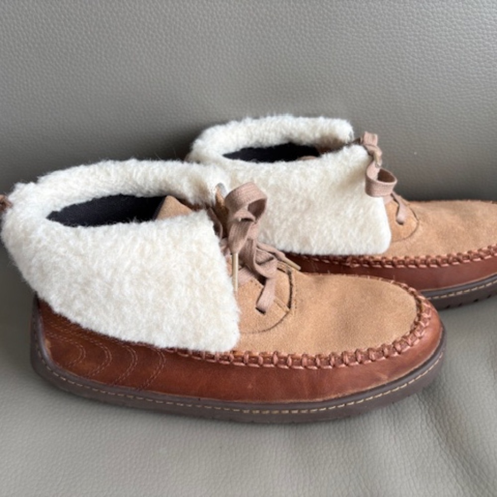 MANITOBAH Mukluks Skoden sz 7 lace-up ankle bootie leather oak brown